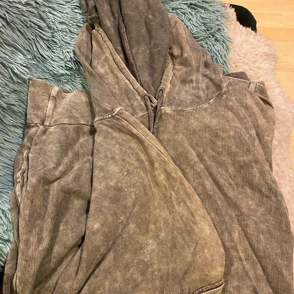 Forever 21 short sleeve hoodie - Picture 4 of 4